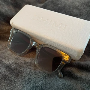 Chimi 04 - Snygga grå solglasögon från Chimi i modellen 04. Nästan oanvända 