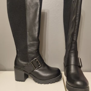 Nya stövlar - Helt nya stövlar. Aldrig använda. Storlek 38