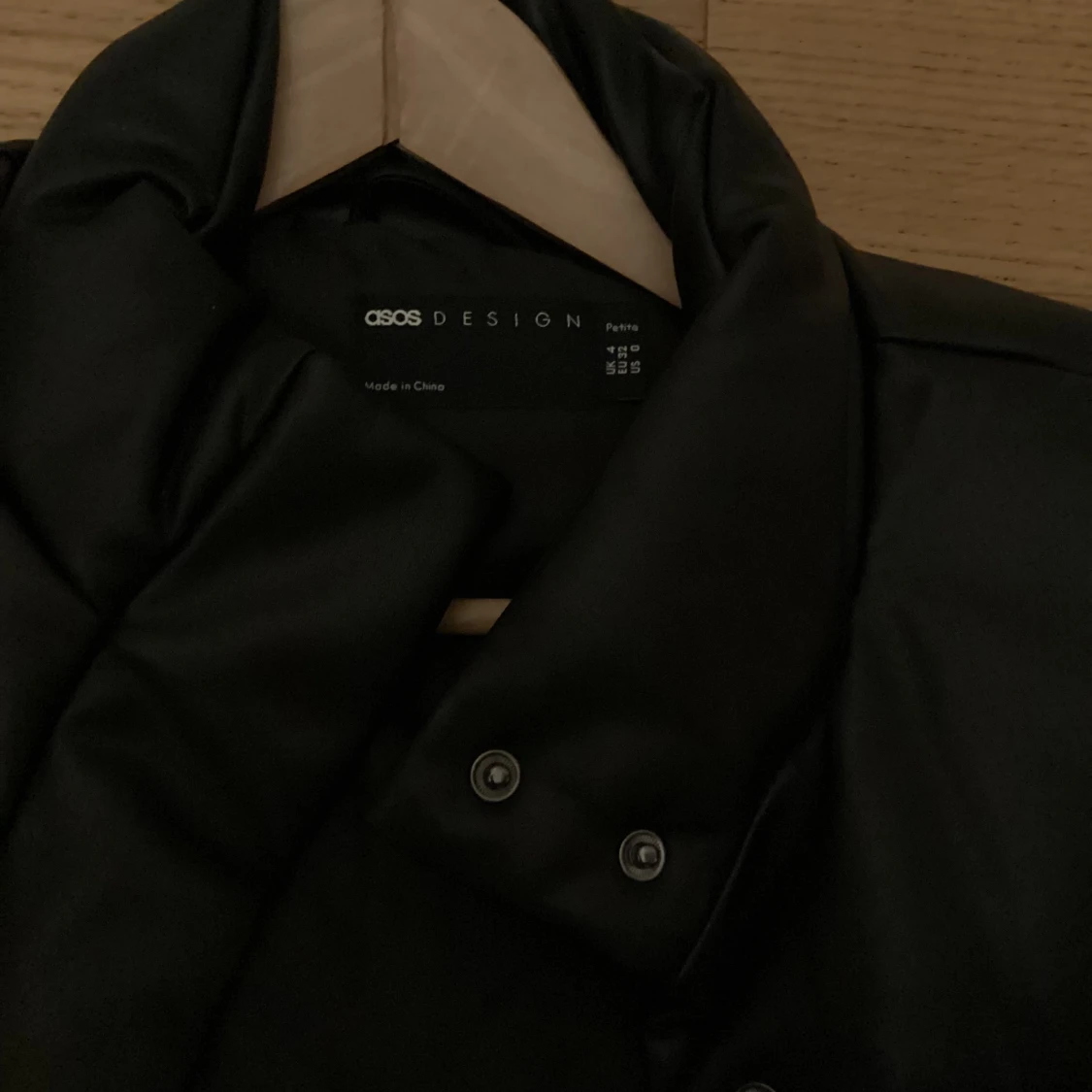 Svart dunväst från ASOS DESIGN - 91