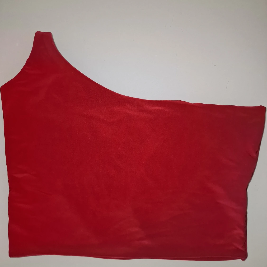 Röd asymmetrisk topp - 91