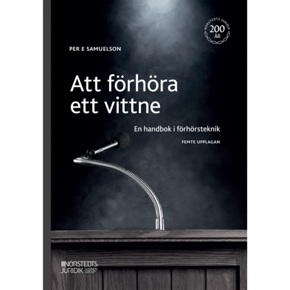 Att ställa rätt frågor till vittnet är advokatens viktigaste uppgift. Det finns inga rättsfall som beskriver hur man ska gå till väga. Det är en yrkeskonst som börjar där lagboken slutar. Men likväl finns det regler. Mödosamt utmejslade genom århundranden av nötande i riktiga rättegångar.I Att förhöra ett vittne, som är en handbok skriven ur advokatens perspektiv, får den praktiskt verksamme rättegångsjuristen lära sig dessa metoder. Boken är den första och enda svenska lärobok i förhörsteknik som är skriven från detta perspektiv.Denna upplaga är uppdaterad med nya exempel från riktiga svenska rättegångar. Beskrivningen av metoderna har också uppdaterats med författarens nya erfarenheter från de senaste åren.Att förhöra ett vittne vänder sig i till praktiskt verksamma rättegångsjurister och studenter. Den är även till nytta för journalister och andra som är intresserade av förhörsteknik.    Format Häftad   Omfång 270 sidor   Språk Svenska   Förlag Norstedts Juridik   Utgivningsdatum 2023-05-29   ISBN 9789139026846  . Böcker.