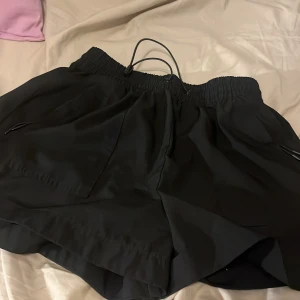 Svarta badshorts  - Svarta badshorts från newyorker❤️