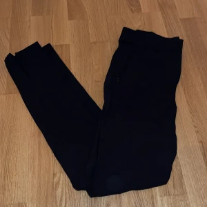 Kostymbyxor - Kostymbyxor med slits