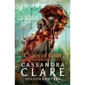 The Last Hours: Chain of Gold (pocket, eng) - From internationally bestselling author Cassandra Clare comes the first novel in a brand new Shadowhunters trilogy. Evil is hiding in plain sight and the only thing more dangerous than fighting demons is falling in love. Cordelia Carstairs is a Shadowhunter, a warrior trained since childhood to battle demons.When her father is accused of a terrible crime, she and her brother travel to Edwardian London in hopes of preventing the family's ruin. Cordelia's mother wants to marry her off, but Cordelia is determined to be a hero rather than a bride. Soon Cordelia encounters childhood friends James and Lucie Herondale and is drawn into their world of glittering ballrooms, secret assignations, and supernatural salons, where vampires and warlocks mingle with mermaids and magicians. All the while, she must hide her secret love for James, who is sworn to marry someone else. But Cordelia's new life is blown apart when a shocking series of demon attacks devastate London. These monsters are nothing like those Shadowhunters have fought before - these demons walk in daylight, strike down the unwary with incurable poison, and seem impossible to kill. London is immediately quarantined. Trapped in the city, Cordelia and her friends discover that their own connection to an dark legacy has gifted them with incredible powers - and force a brutal choice that will reveal the true cruel price of being a hero.    Format Pocket   Omfång 589 sidor   Språk Engelska   Förlag Walker Books   Utgivningsdatum 2021-02-04   ISBN 9781406390988  