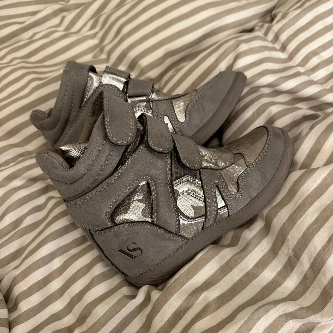 Isabel marant LIKNANDE skor