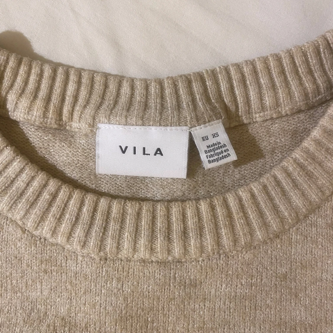 Beige stickad tröja från Vila - 90