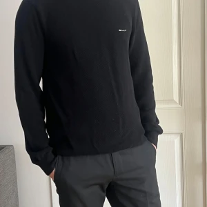 Tröja  - Denna tröjan är helt nytt jag köpte till min man men han gillade inte modellen 