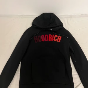 Hoodrich hoodie - Nyskick. Använd Max 2-3 gånger. 