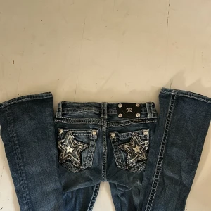 MissMe jeans - Midjemått tvärsöver 36cm, Innerbenslängd 80cm💞(försmå på mig så har inga bilder på)