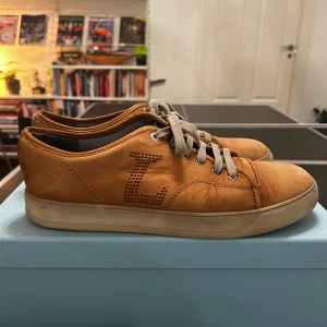 Lanvin skor - Lanvin skor i storlek 44 (uk 10) Box och travelbags medföljer