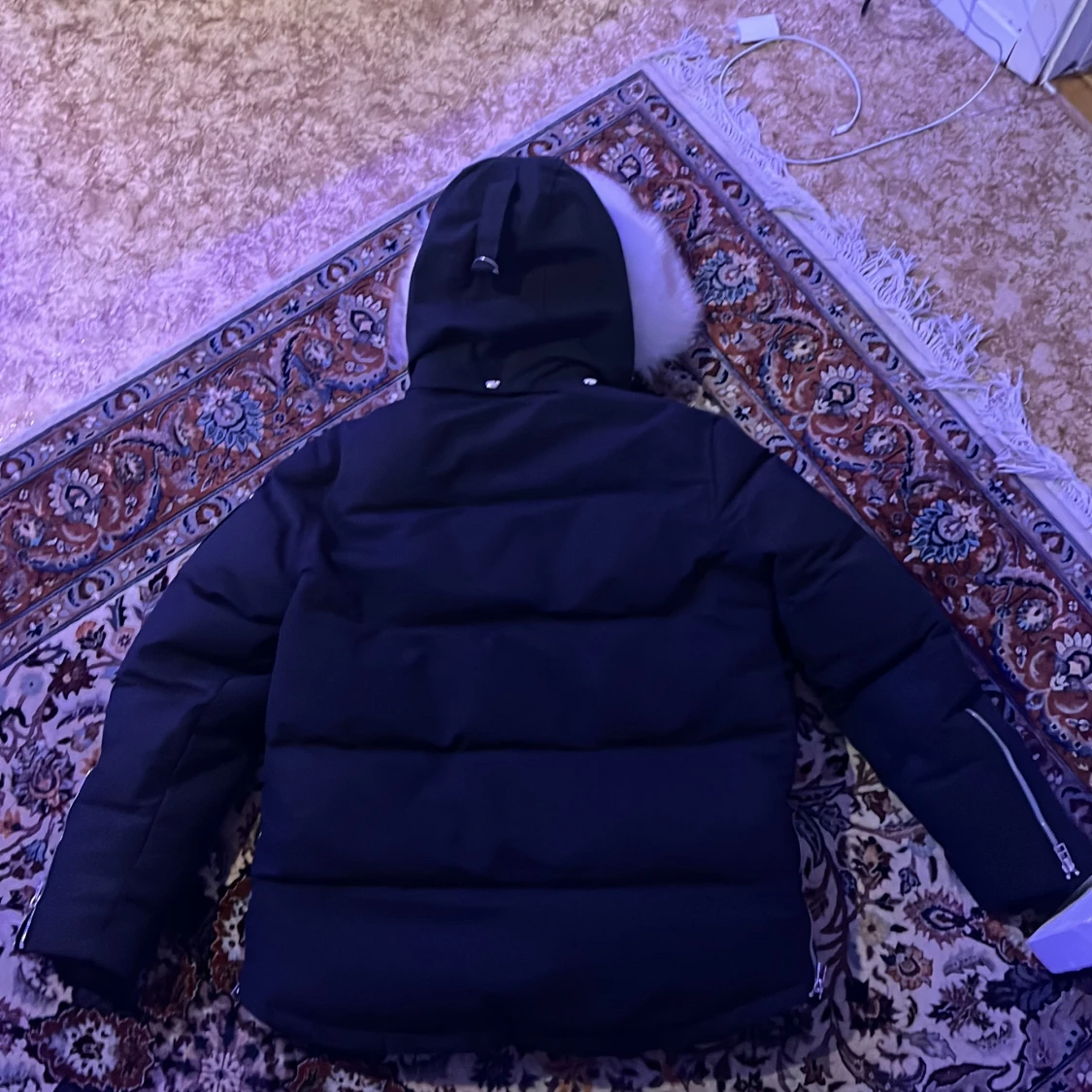 Svart dunjacka från Moose Knuckles - 90