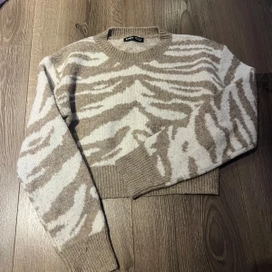 Shein tröja - Storlek S 