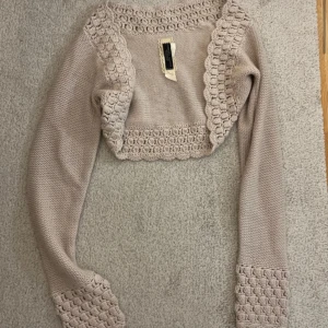 Superfin bolero - Storlek S  Stickad  Beige Superfint skick 