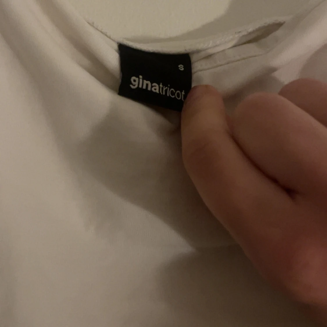 Vit tubtopp med spaghetti straps - 2