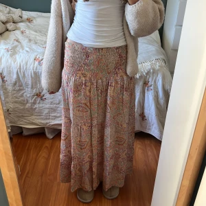 Mönstrad långkjol från Marta du chateau - Jättefin mönstrad långkjol i nyskick💞Onesize. 