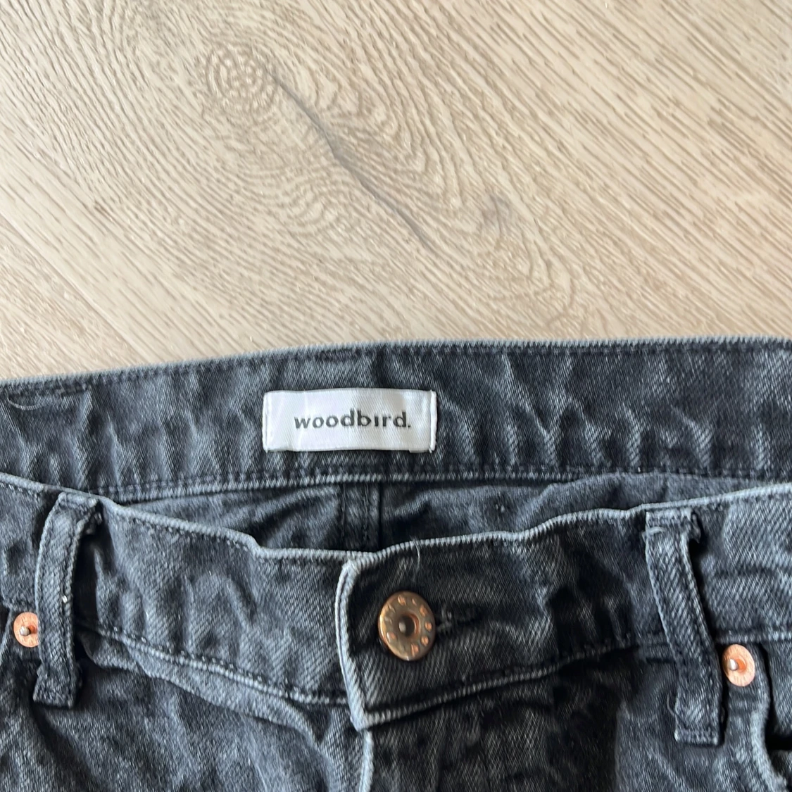 Svarta jeansbyxor från Woodbird - 3