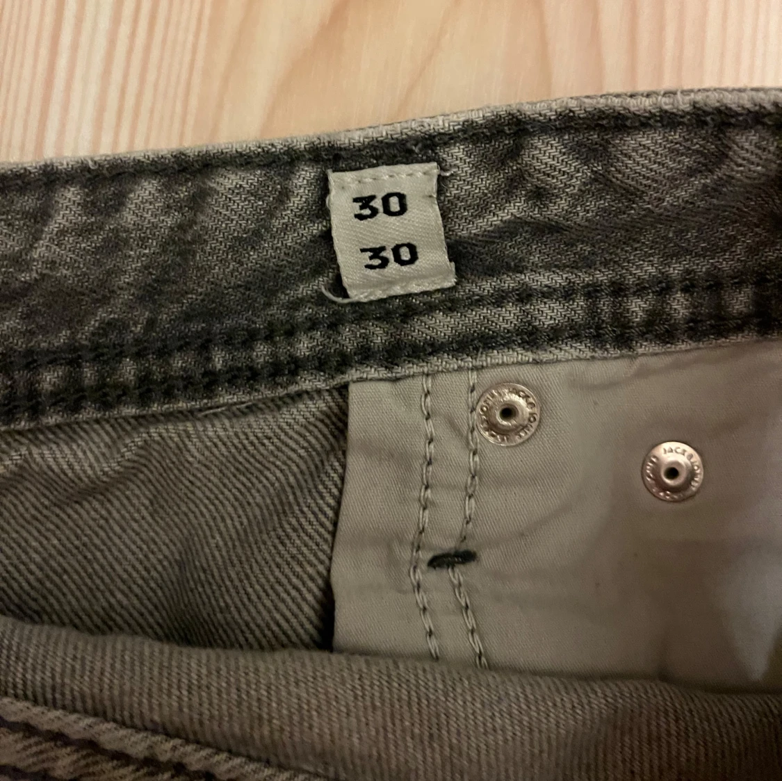 Grå jeans från Jack & Jones - 3