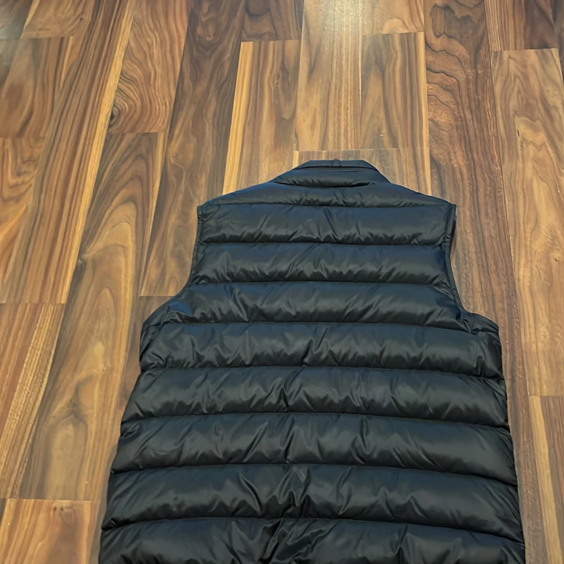 Svart dunväst från Moncler - 1