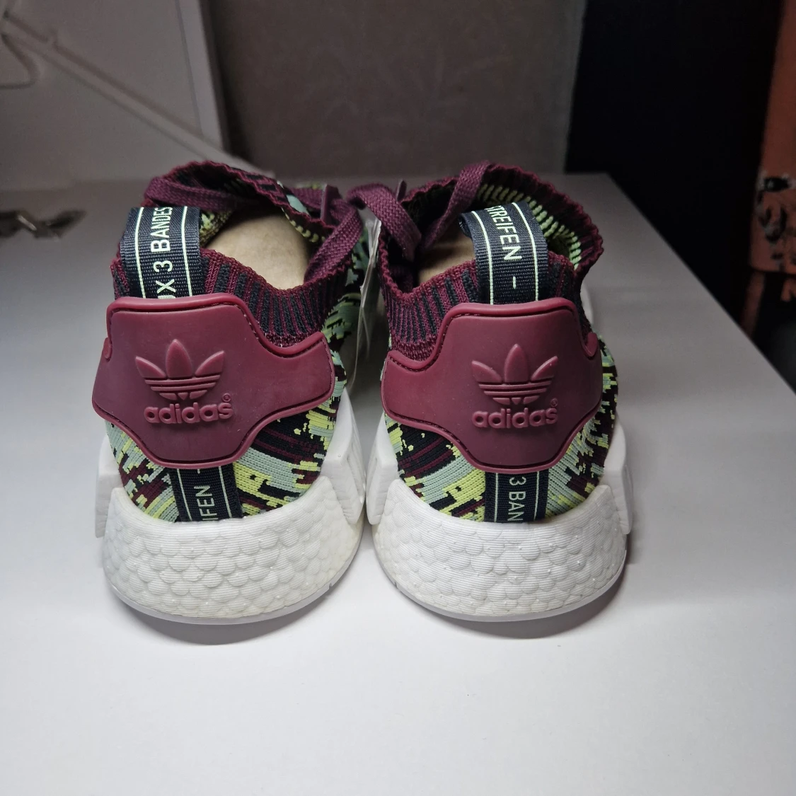 Oanvända Adidas NMD R1 PK EU45 - 3
