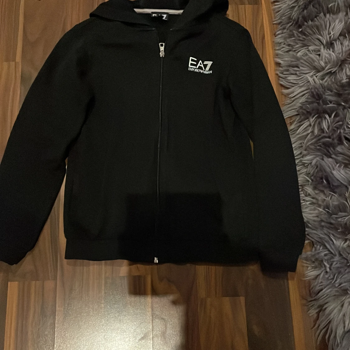 Svart hoodiejacka från EA7 Armani