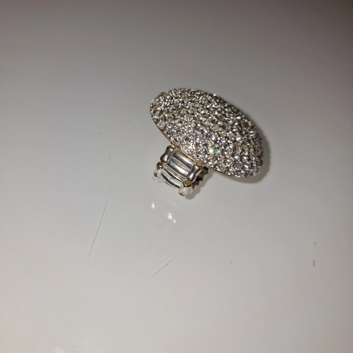 Glittrig silverfärgad ring - 2