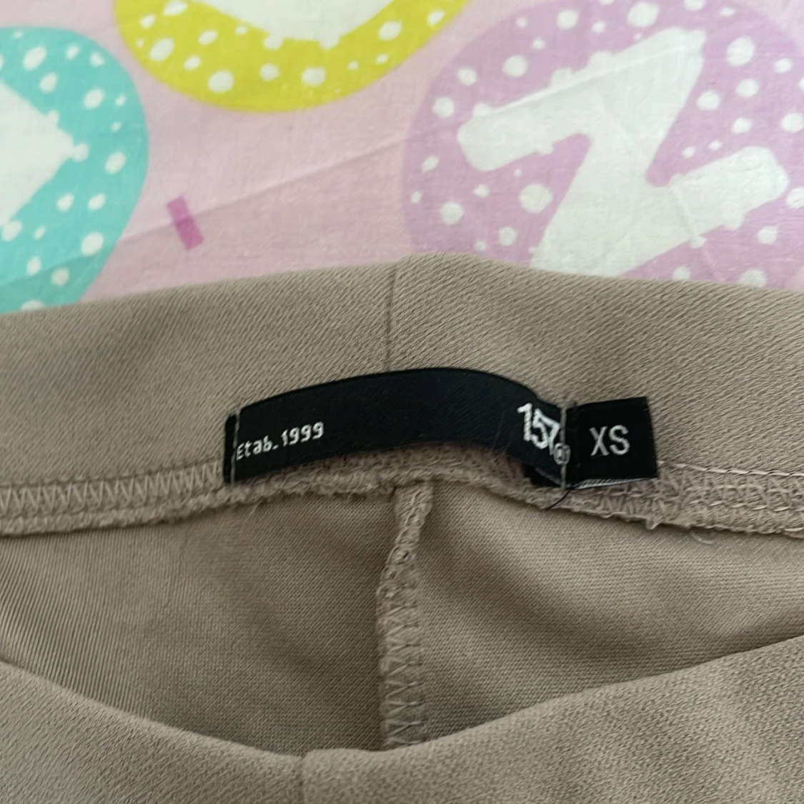 Beige bootcut byxor från 157 XS - 2