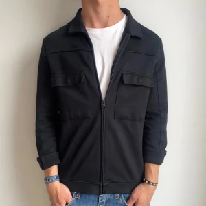 Selected homme overshirt - Extremt snygg och passar till allt | Skick - Nyskick | Strl - S | Nypris - ca 1000kr | För ytterligare frågor är det bara att skriva 🤝