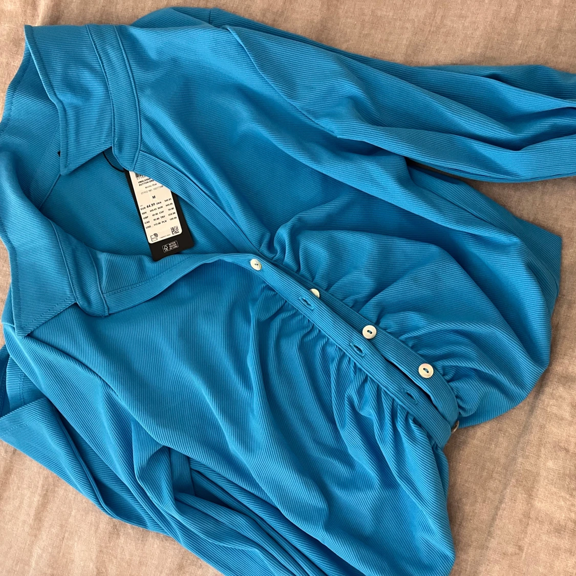 Blå ribbad klänning från Vero Moda - 2