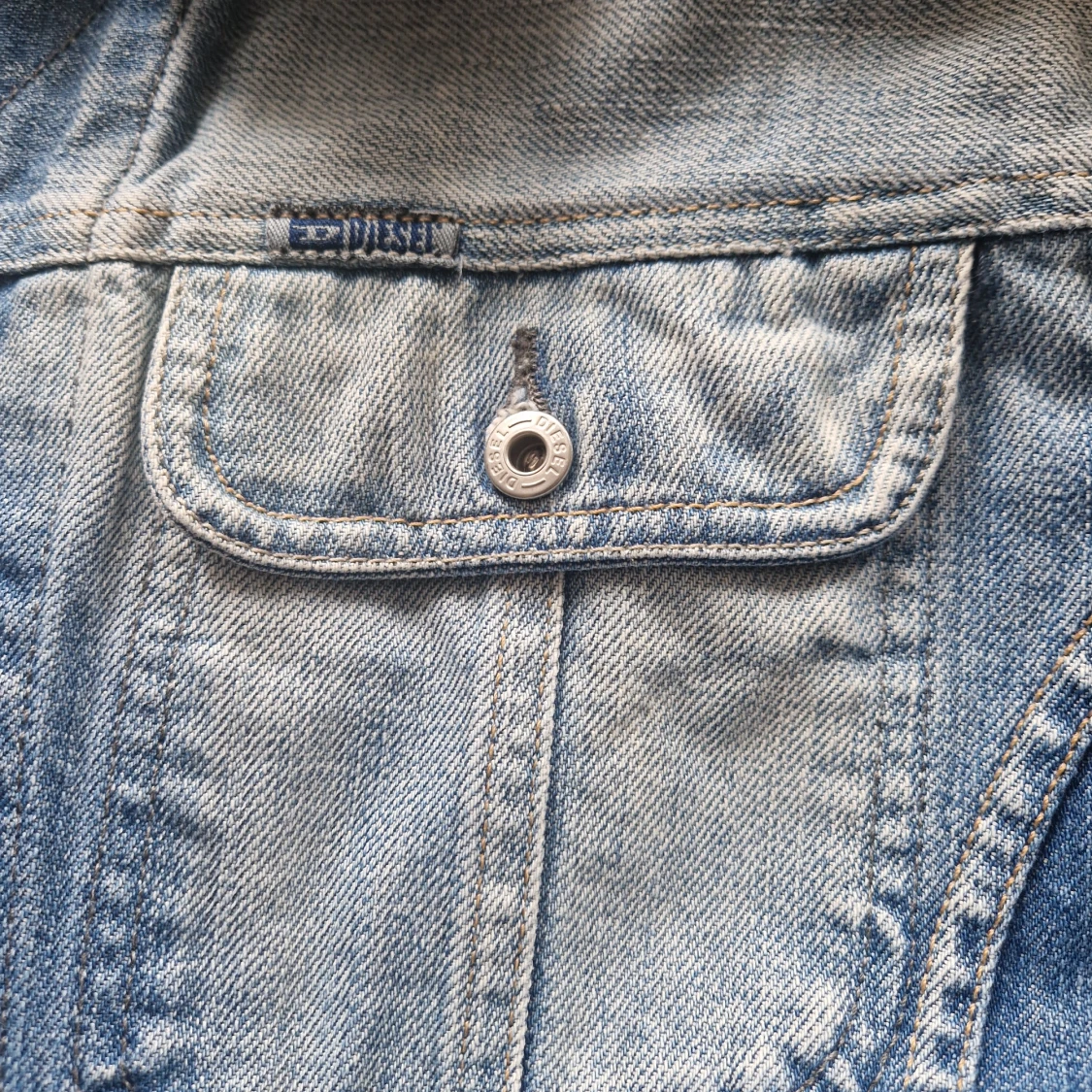 Blå jeansjacka från Diesel, stl M - 3