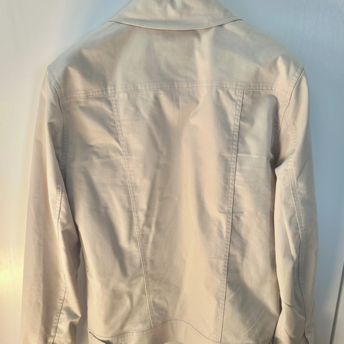 Tunn sommarjacka från Elvine - 1