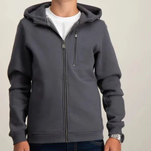 Hoodie - Sail racing zip hoodie, är inte helt säker på vilken färg det är så om du vill ha närmre bilder kom privat!💞passar mig som brukar ha storlek S/36. NYPRIS 999kr