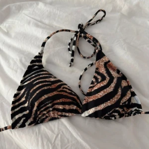 Bikini topp - Så snygg bikini topp som är för liten för mig tyvärr