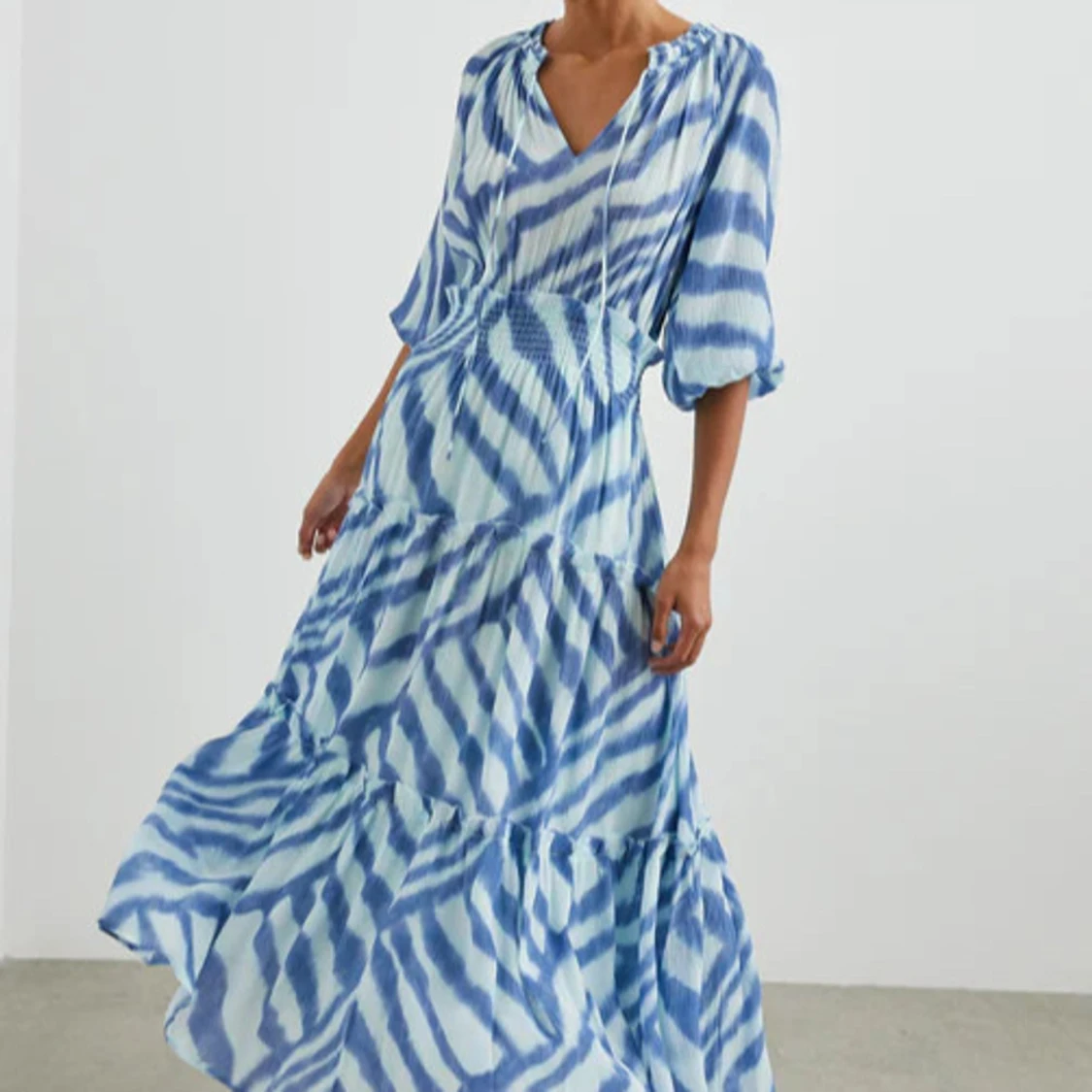 Blåvit långklänning från Rails