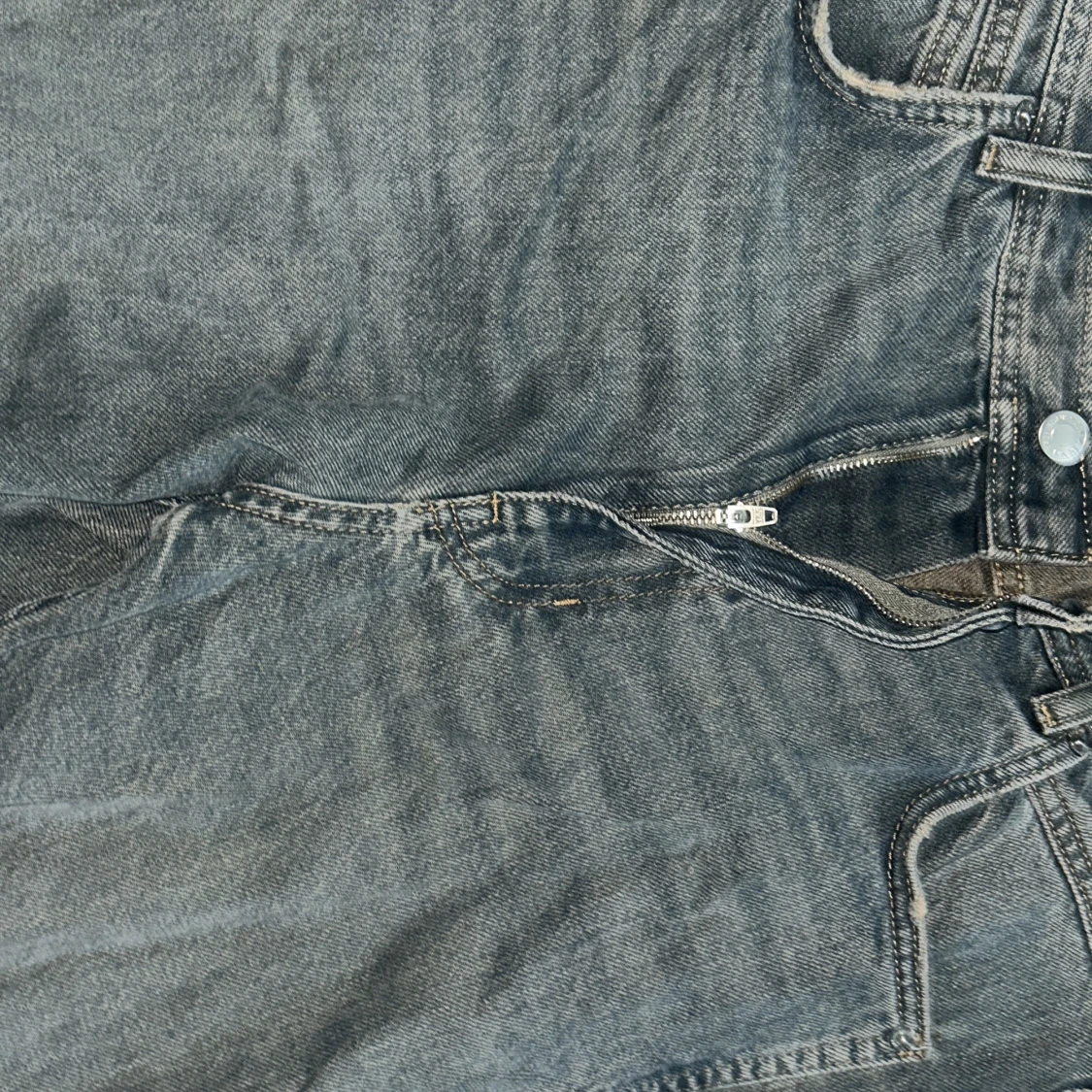 Grå raka jeans från Zara - 1