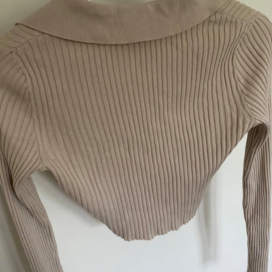 Ribbad topp med krage  - 2