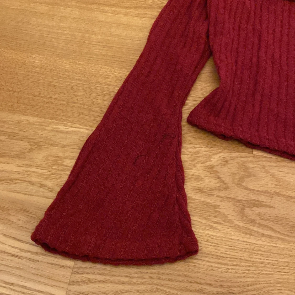 Vinröd offshoulder topp - 2