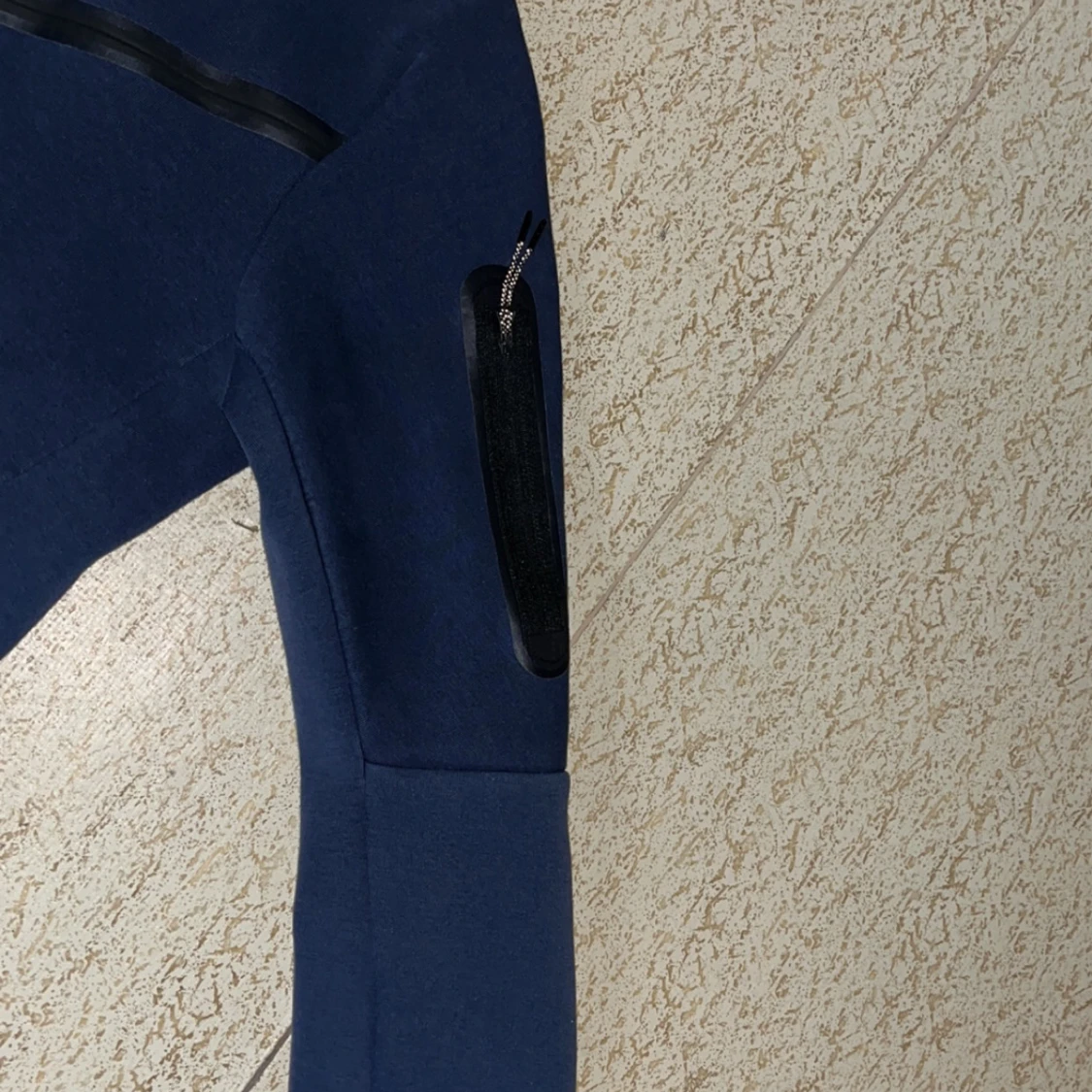 Mörkblå huvtröja från Nike - 2