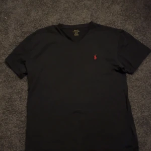 Ralph lauren  - Svart snygg ralph lauren tisha, tvättas innan frakt.