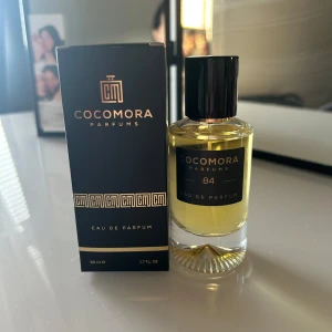 Love dont be shy kilian  - En parfym inspirerad av Love dont be shy från kilian. 50ml endast testad och var inte min smak har inte luktat på originalet så vet inte hur de ska lukta🌸🩷💅