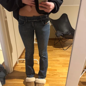 Såå snygga lågmidjade diesel jeans - Bootcut och Såå najs!!!
