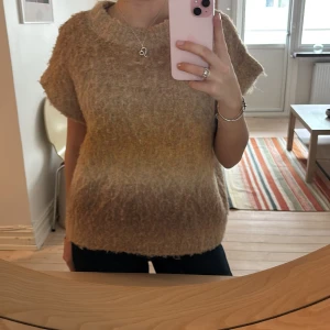 Zara tröja  - Knappt använd tröja från Zara! 