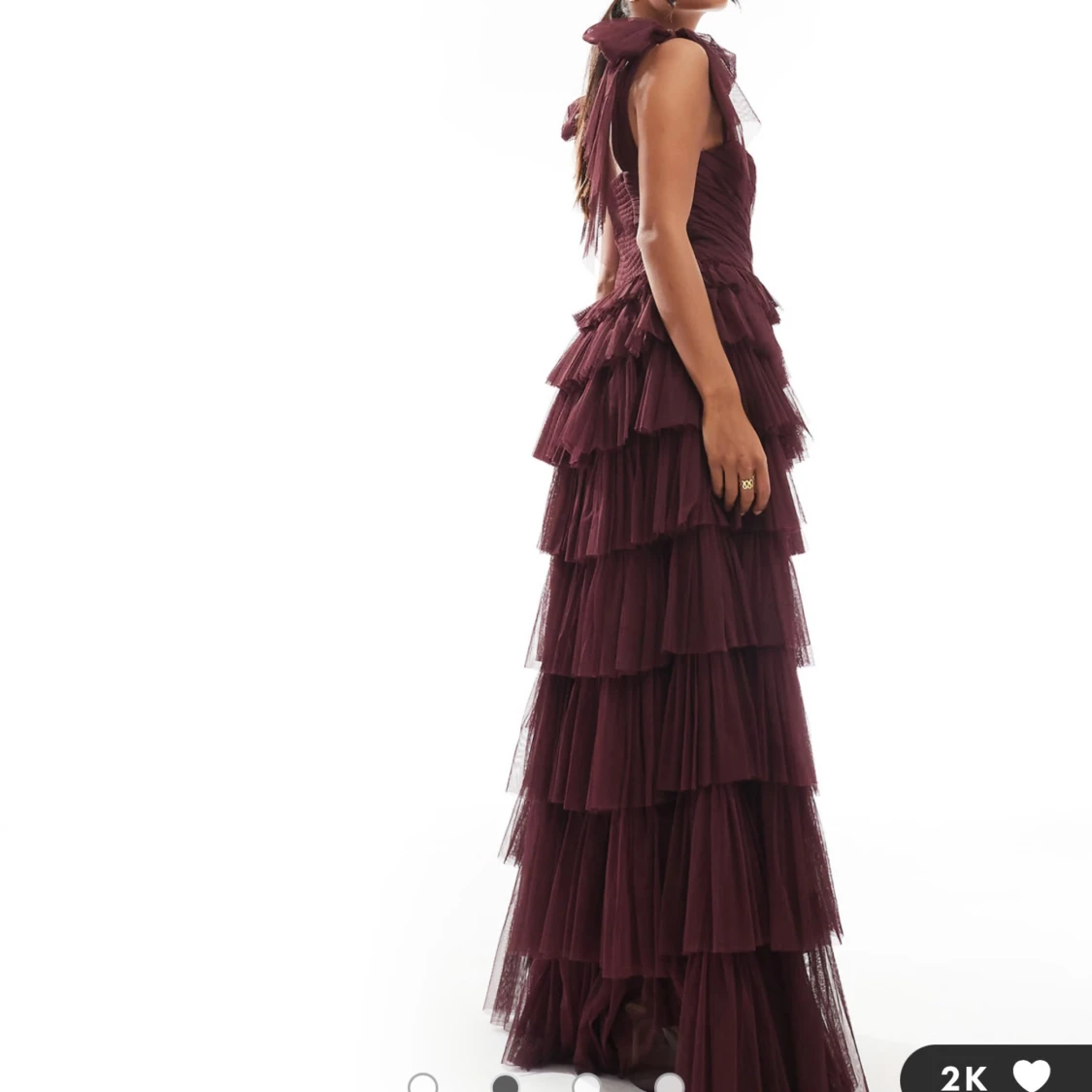 Vinröd långklänning med volanger - 1