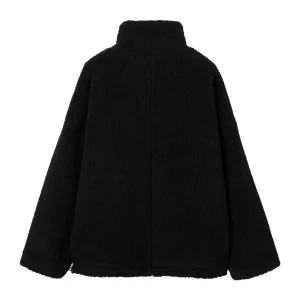 Svart teddyjacka från C.W. - Mysig svart teddyjacka från C.W. med dragkedja framtill. Jackan har en hög krage och långa ärmar, perfekt för kyliga dagar. Den är tillverkad i ett mjukt och fluffigt material som håller dig varm och bekväm.