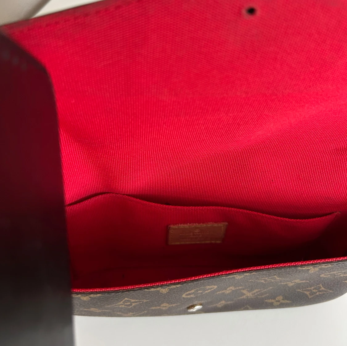 Axelväska med kedja - 4