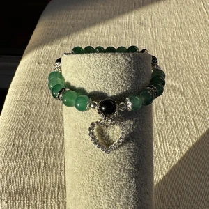 Armband med hjärta  - ✧༺♥༻✧
