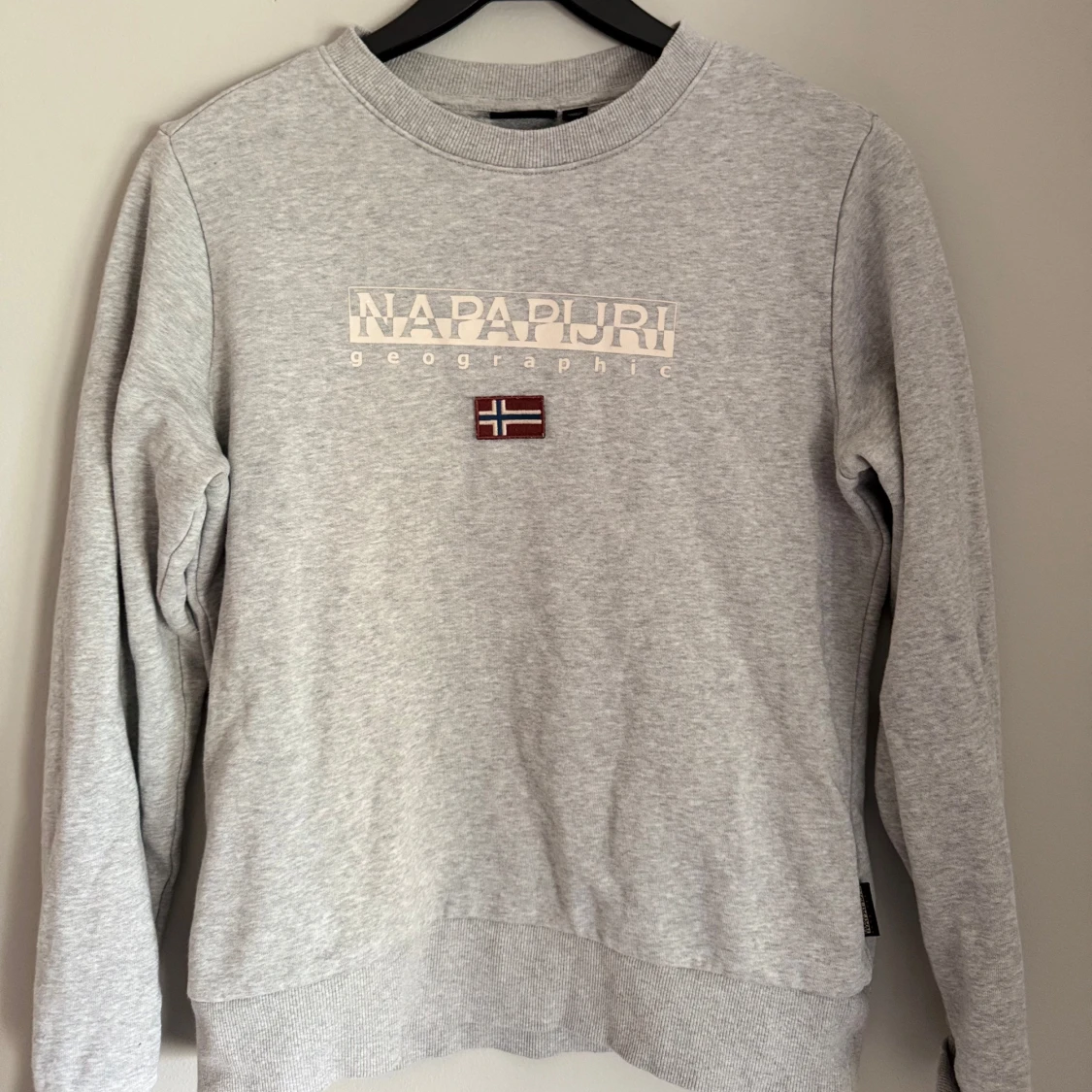 Grå sweatshirt från Napapijri