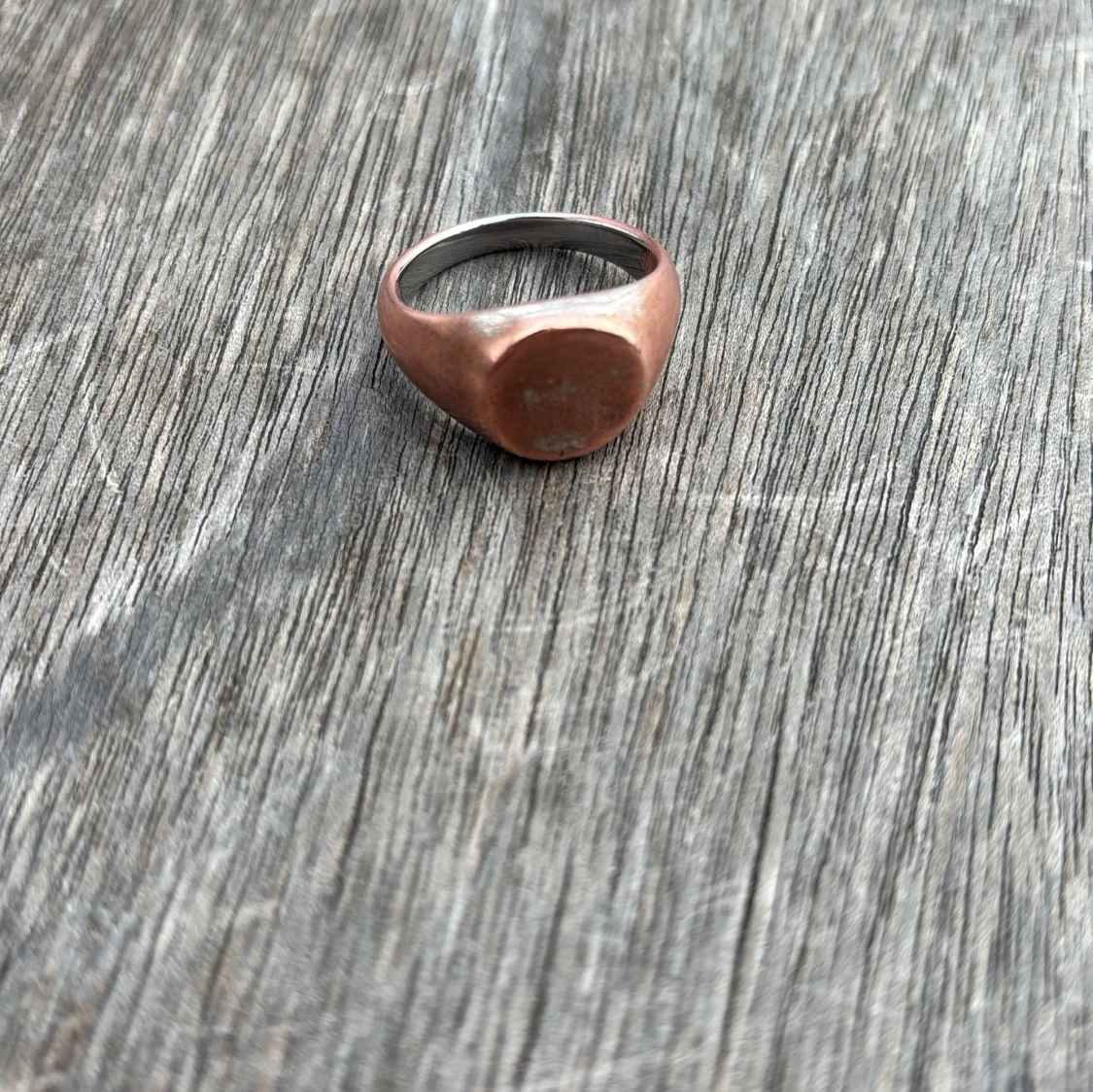 Klassisk signetring i koppar - 1