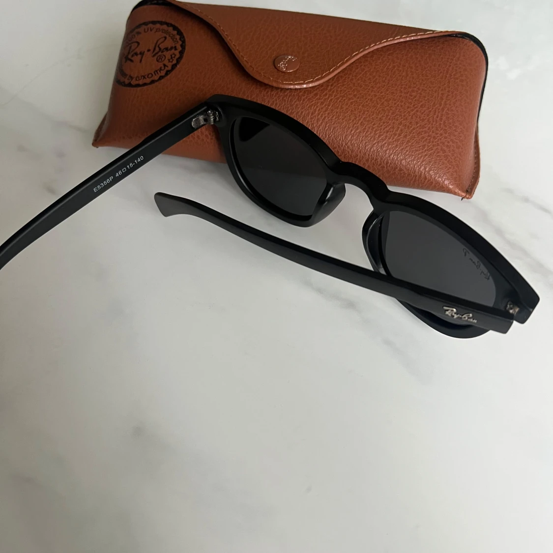 Svarta solglasögon från Ray-Ban - 1