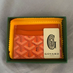 Orange korthållare - Snygg korthållare