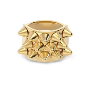  Edblad ring med nitar - Säljer då den är lite för stor för mig och inte kommer till användning, priset kan diskuteras vid snabb affär💗